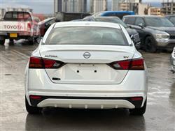 نيسان ألتيما